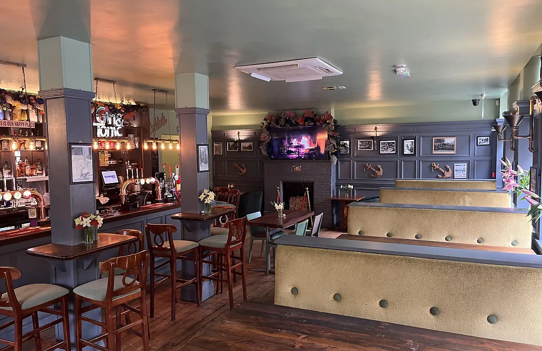 Dockers Inn-1